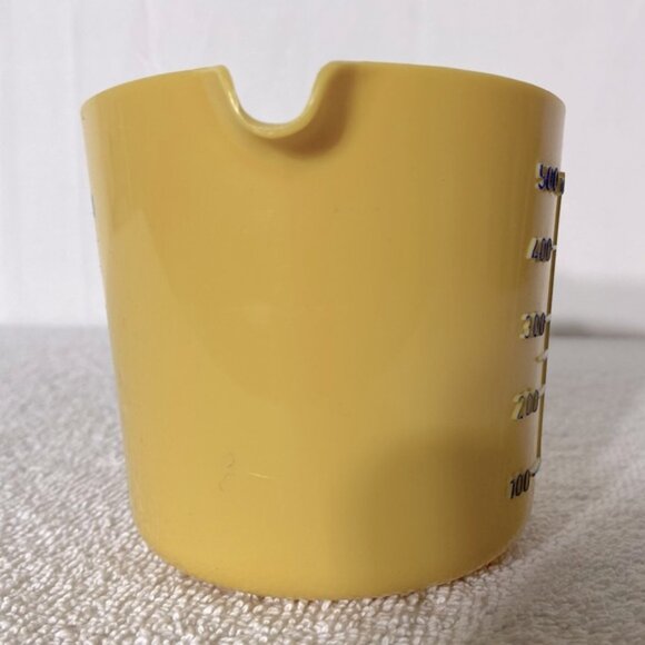 Vintage Crownware Harvest Gold Mustard Yellow 2 Cup Measuring Cup - Picture 3 of 8